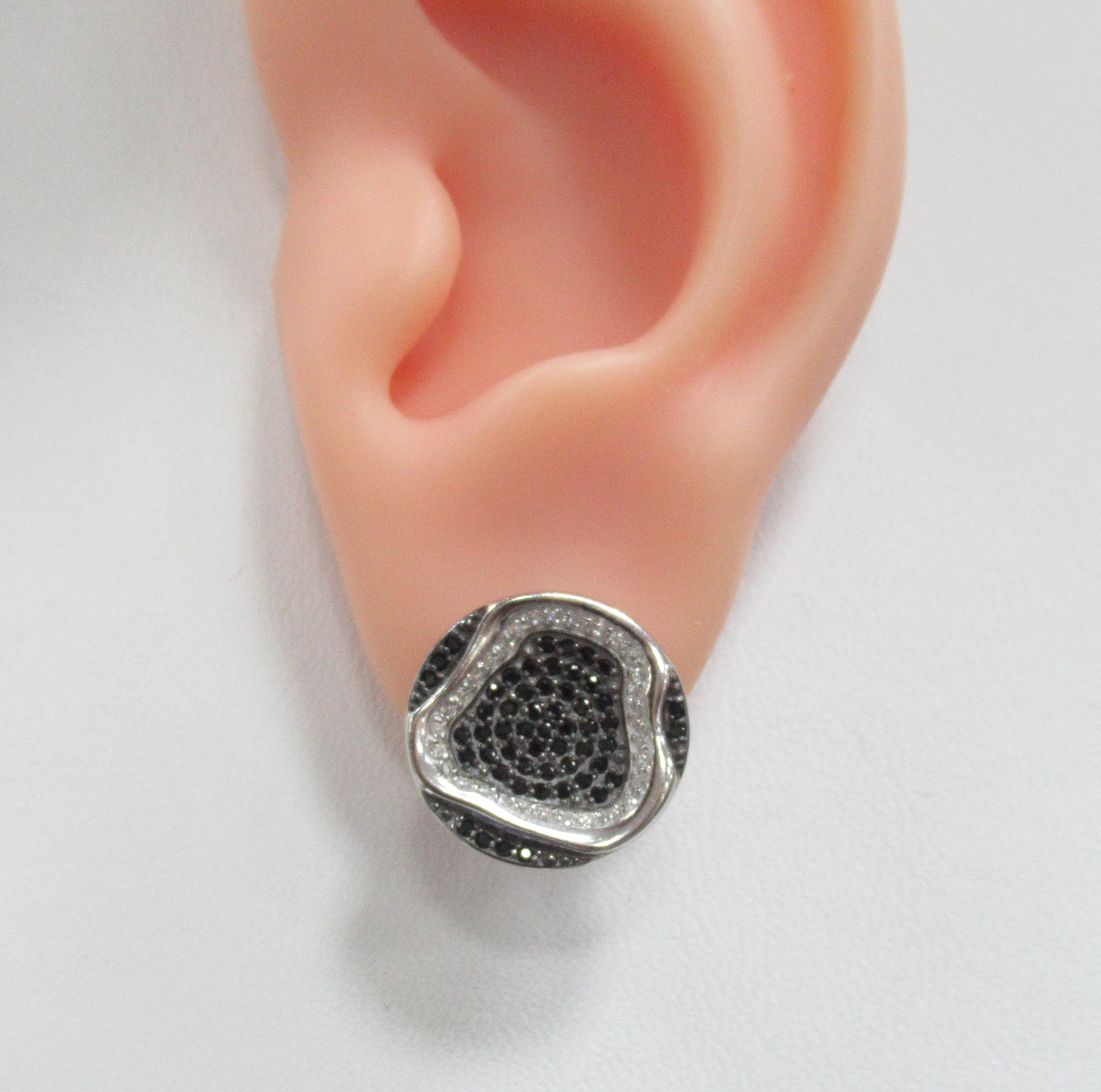 Серебряные серьги со шпинелью